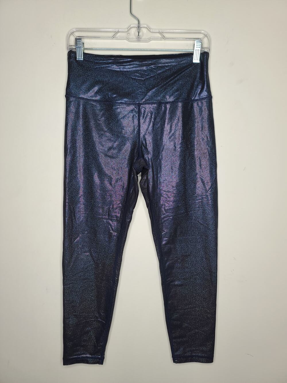 Zyia dark metallic rainbow crop capri leggings - medium 8 10
